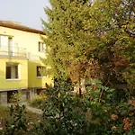 за гости 