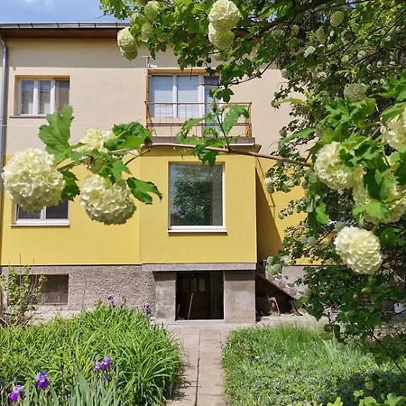 Alloggio in famiglia за гости 