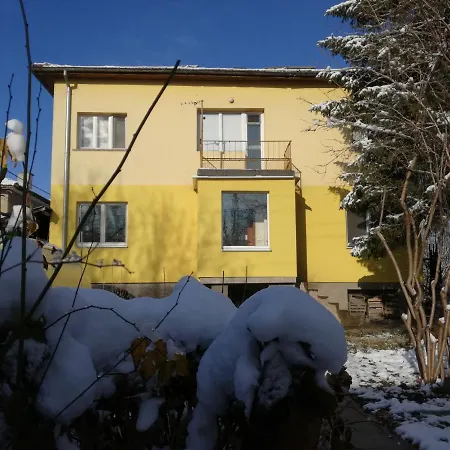 Alloggio in famiglia за гости 